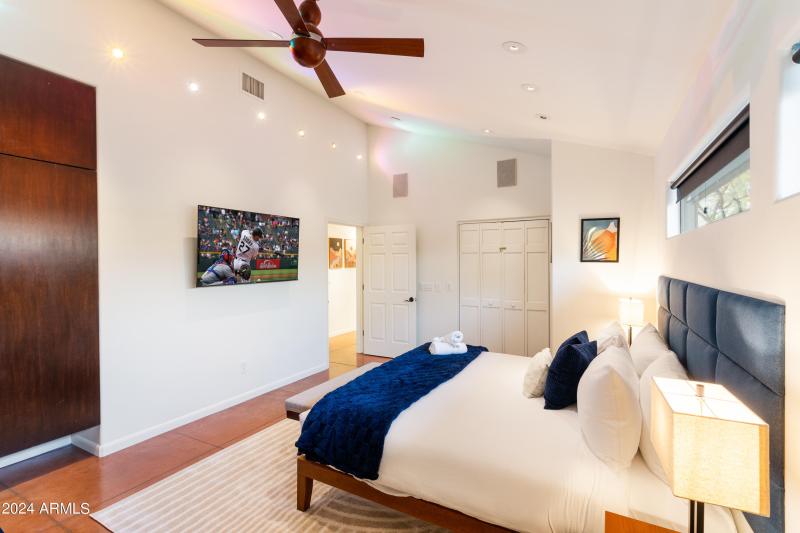 PropertyImageCo_6124EDelcoaAve_WEB-54