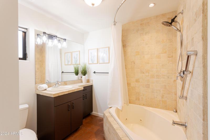 PropertyImageCo_6124EDelcoaAve_WEB-58