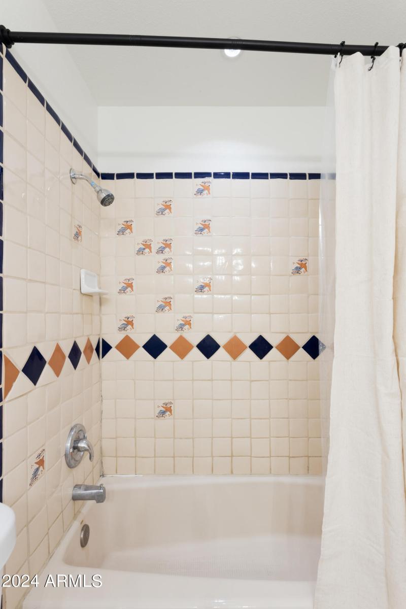 PropertyImageCo_6124EDelcoaAve_WEB-65