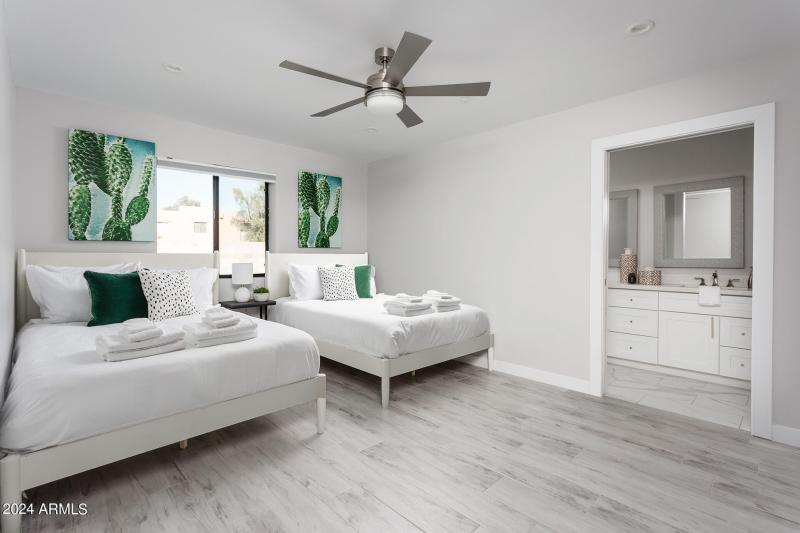 Bedroom-with-A-King-and-Full-Bed