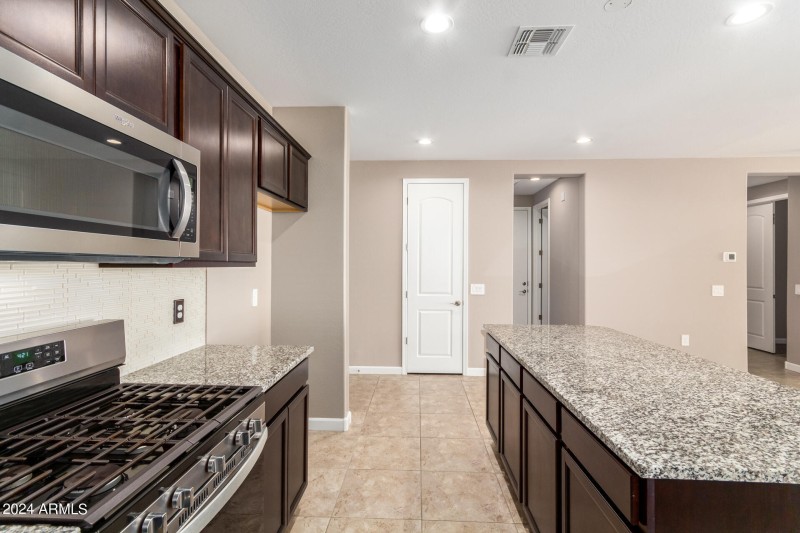 SS Appliances & Gas Cooktop