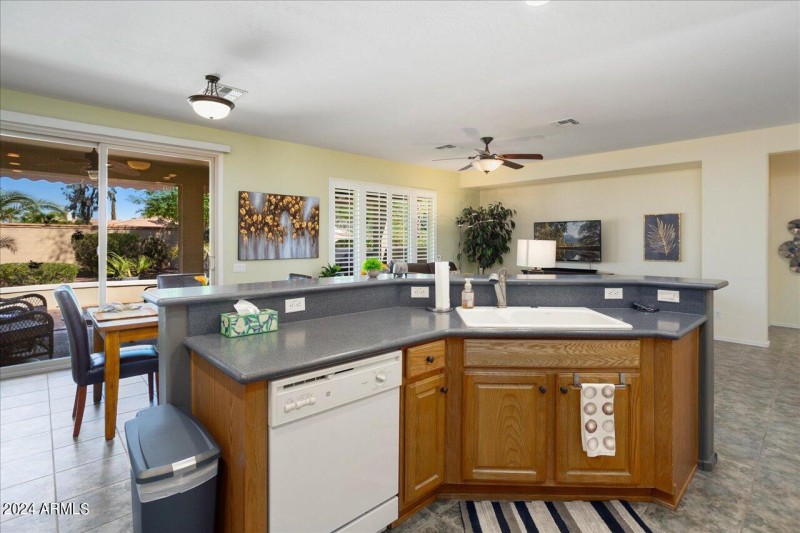 16-Kitchen