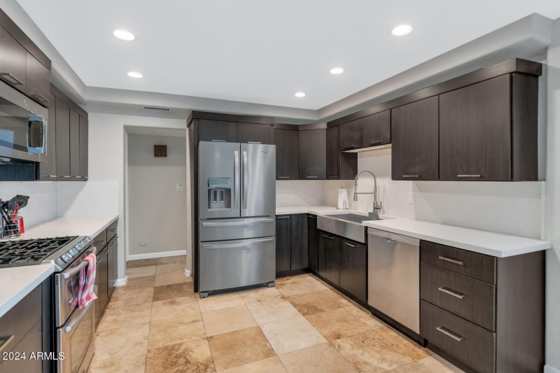 7740 E Camelback Rd-large-008-021-TOD300