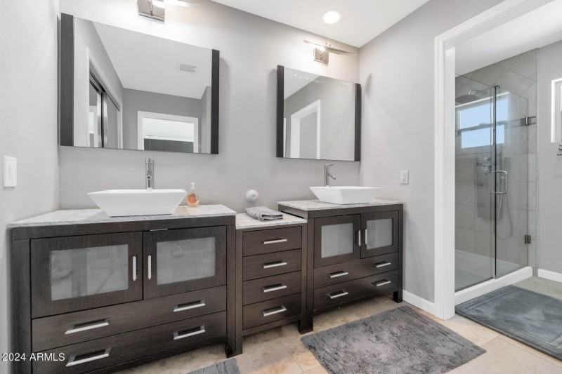 7740 E Camelback Rd-large-020-005-TOD301