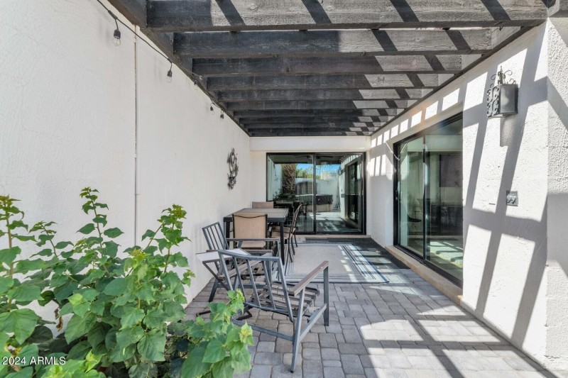 7740 E Camelback Rd-large-022-007-TOD301