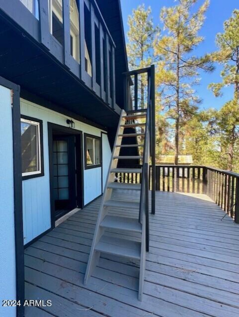 access to 2nd balcony