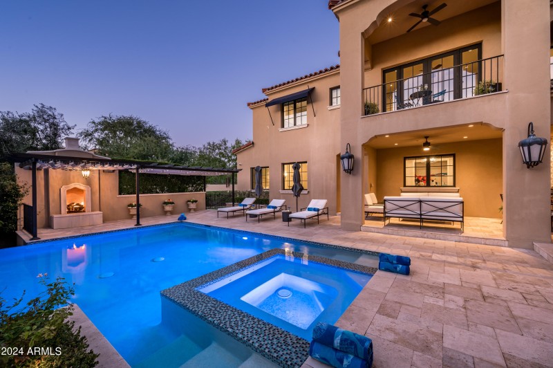 Resort Style Grand Patio