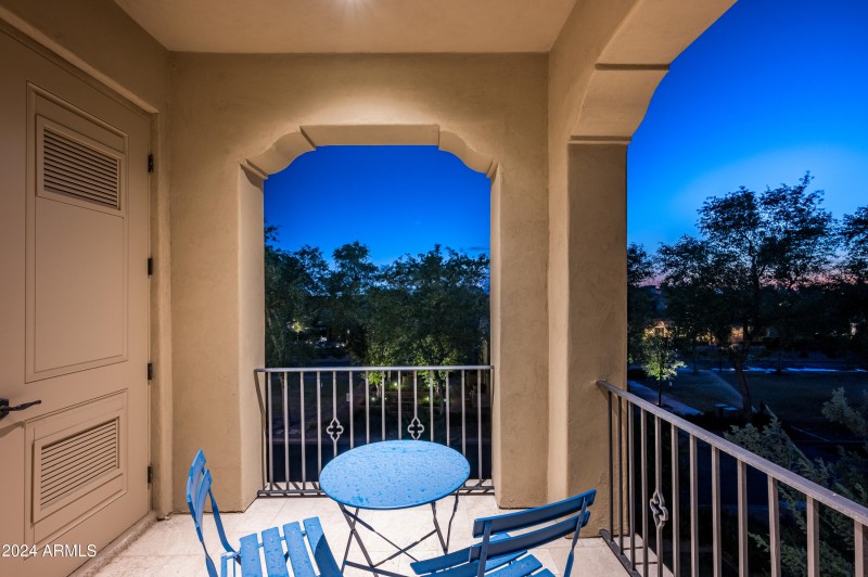2nd Gym Balcony Overlooking Park