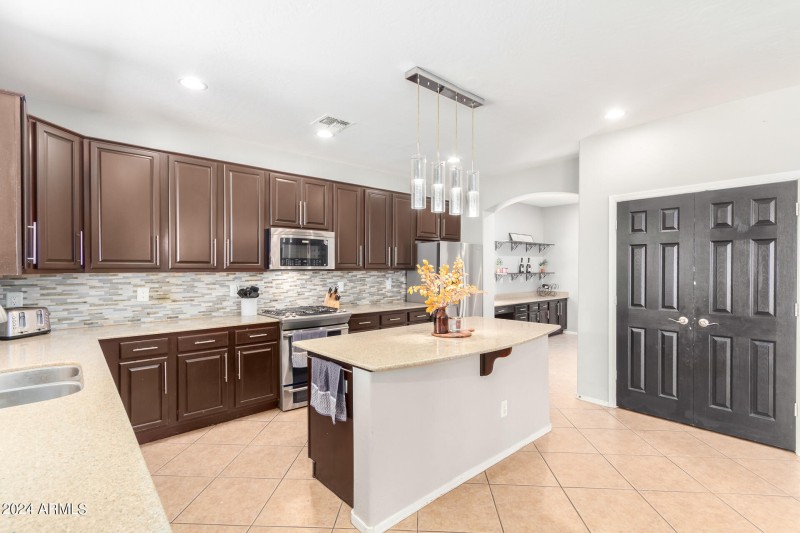 24 - Riordan Ranch 3702