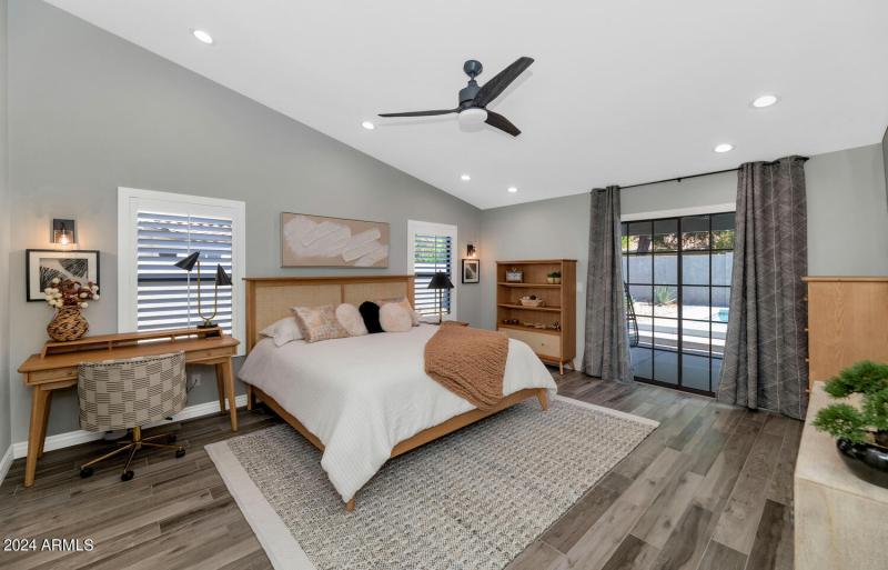 1439 S almar Cir-large-013-005-TOD3382-1