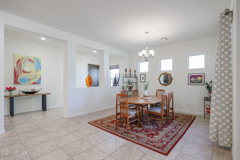 Entry/Dining Area