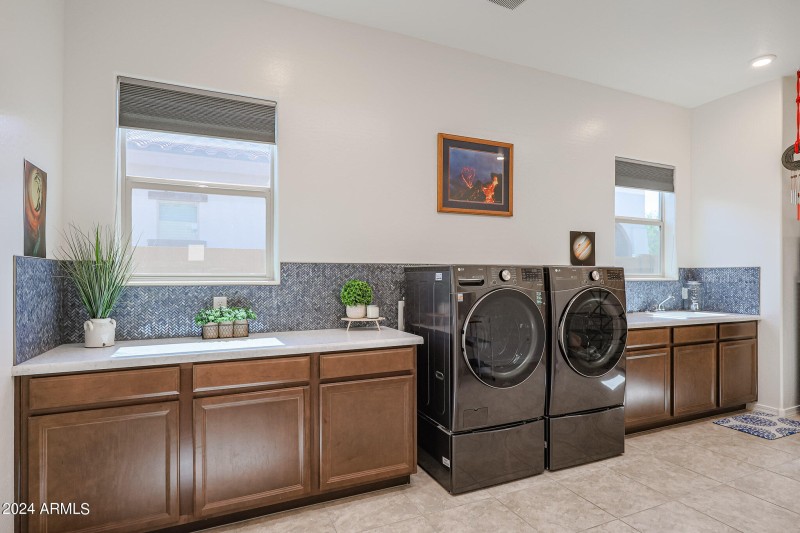 Laundry Room/Hobby Room