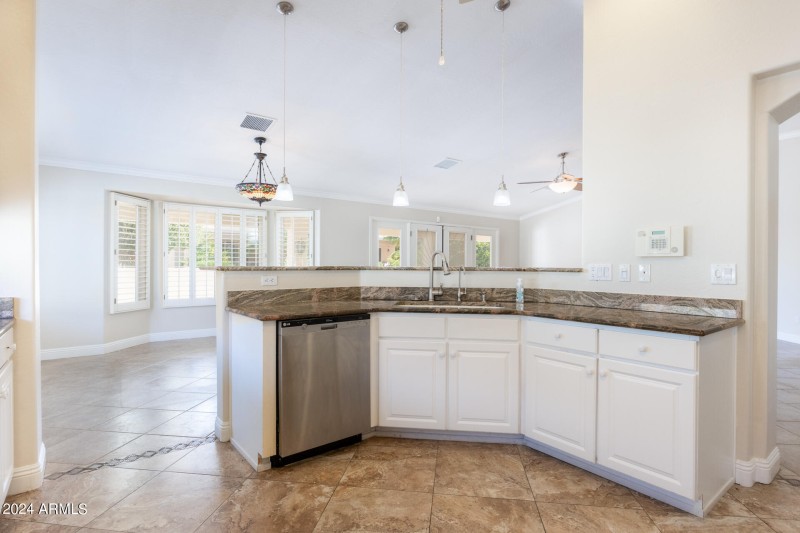 Kitchen 4