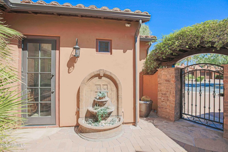 17808 N 57th Place Scottsdale AZ 85254 X