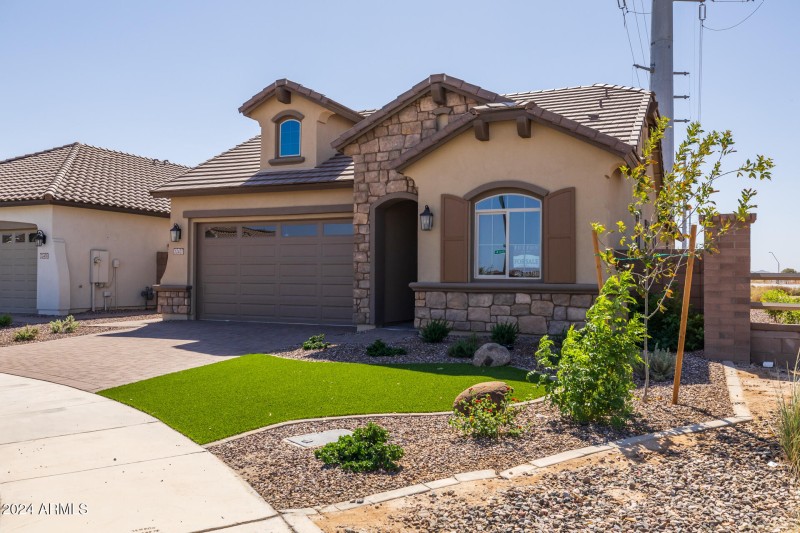 2)FRONT OF HOME