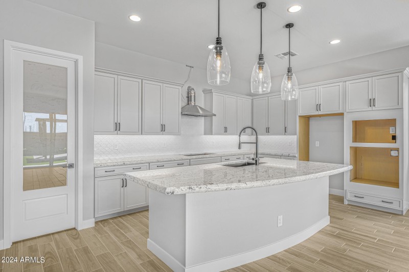 9)KITCHEN