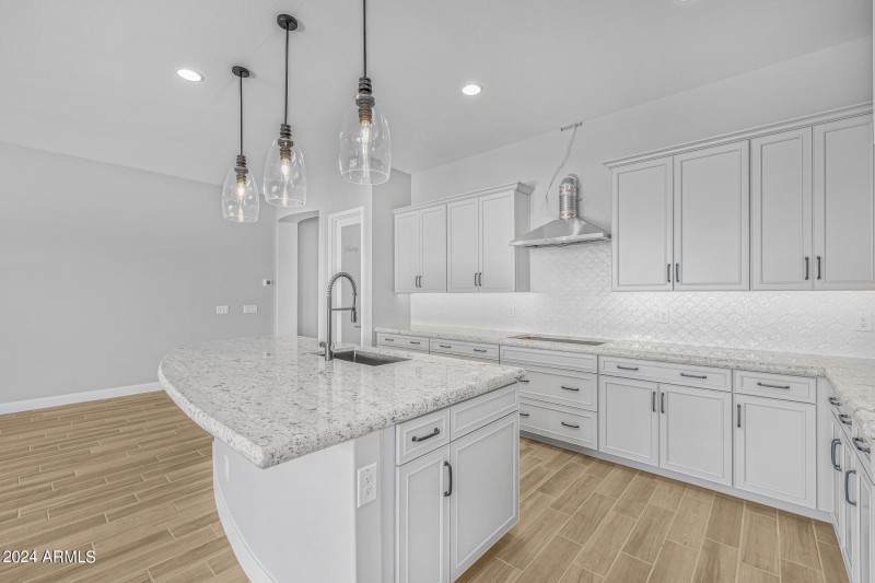 13)KITCHEN
