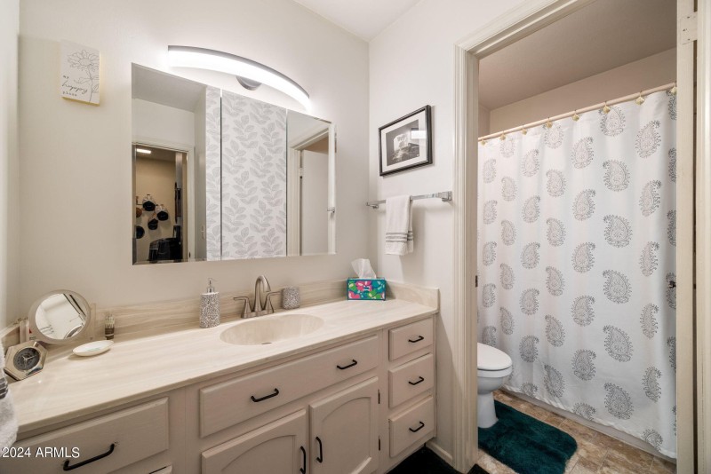 Owners full bath