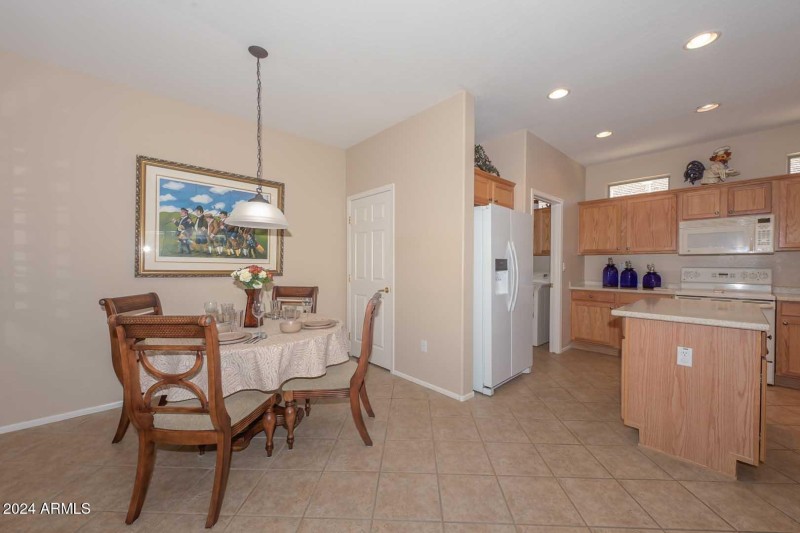 Breakfast Room-Kitchen
