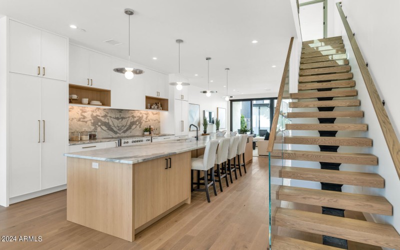 6912 E 2nd St-large-014-023-TOD3659-1500