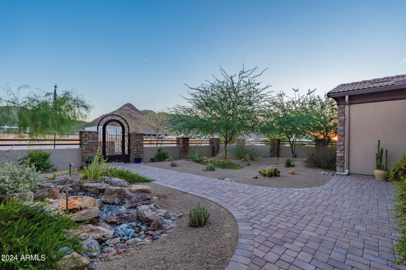 126-web-or-mls-Hombre-twilight-5