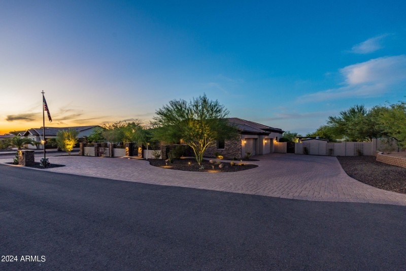 151-web-or-mls-Hombre-twilight-30