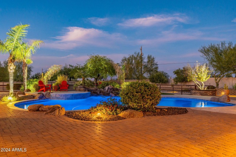 176-web-or-mls-Hombre-twilight-55