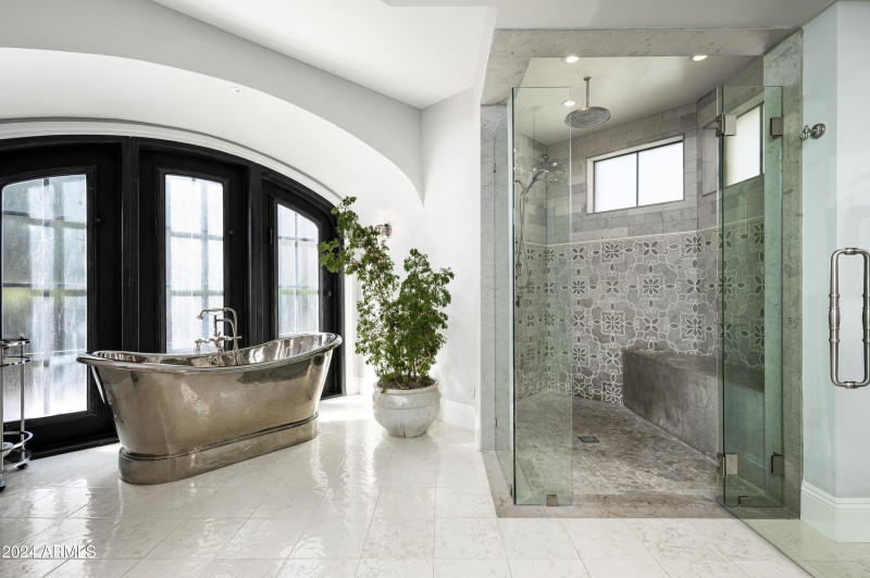 Luxe Primary Bath