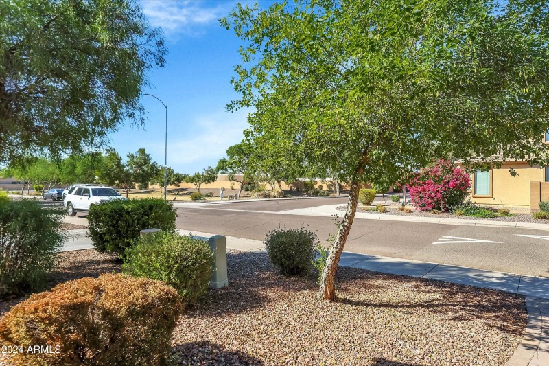 03-21527 N 78th Lane-5