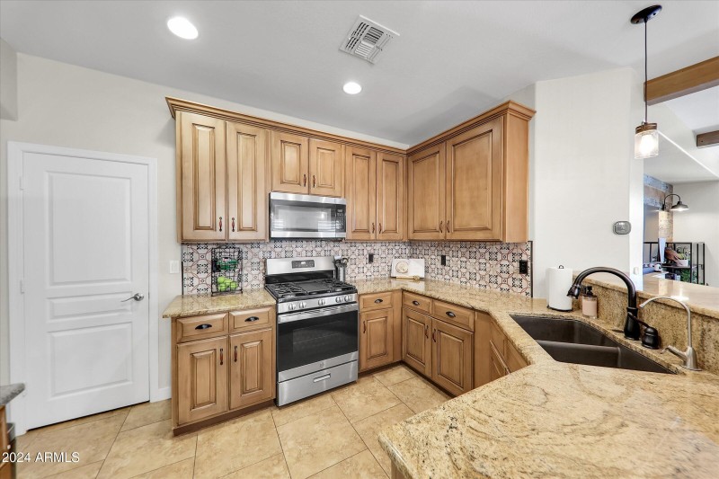 09-21527 N 78th Lane-14