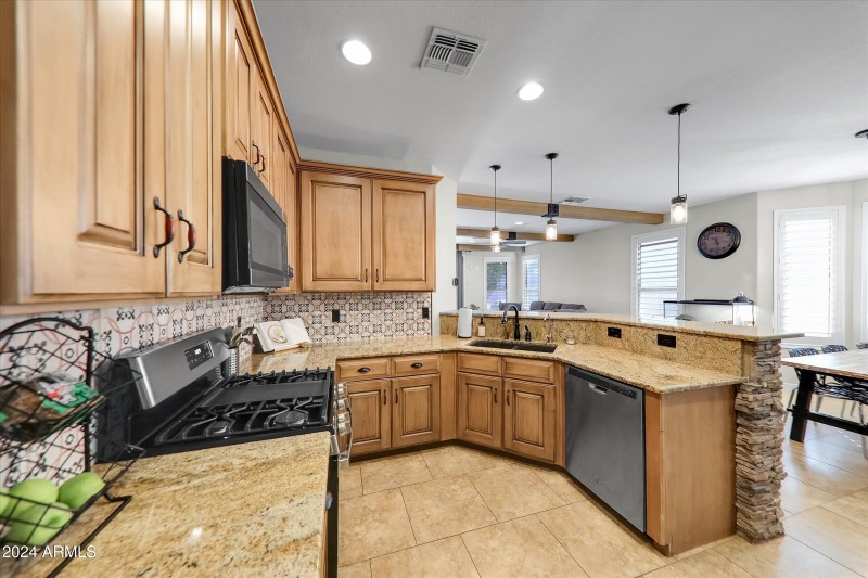 10-21527 N 78th Lane-15