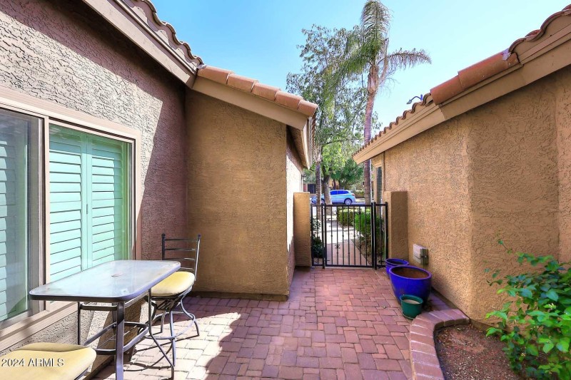 Courtyard2