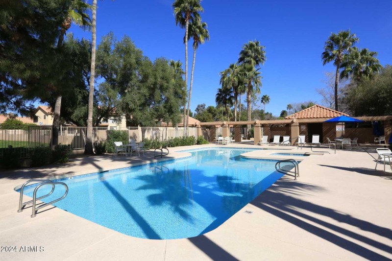 Paradise Manor-Community Pool-Spa