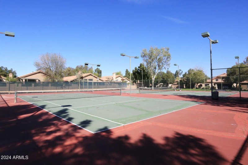 Paradise Manor-Community Lighted Tennis