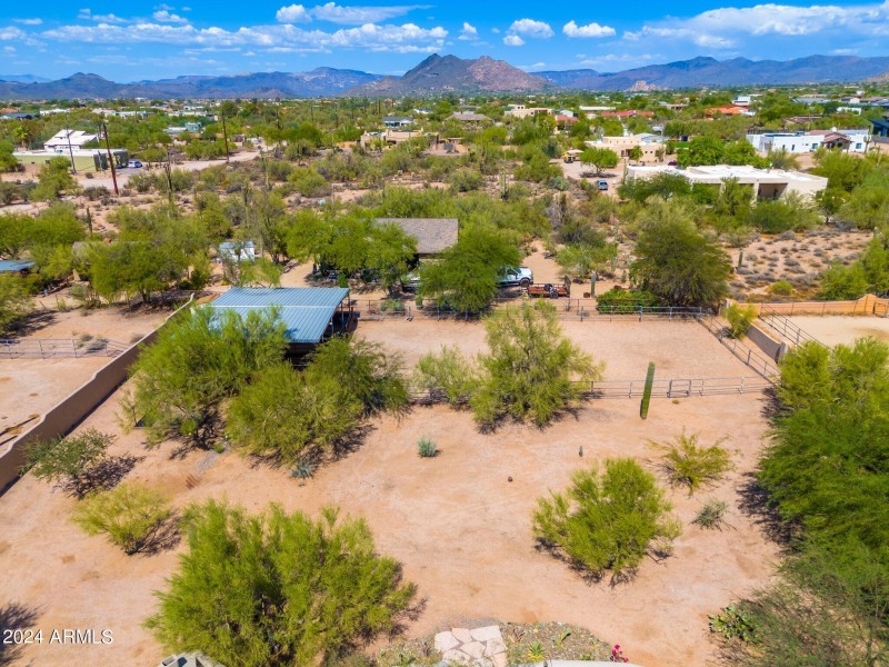 6610 E Barwick Dr - 76