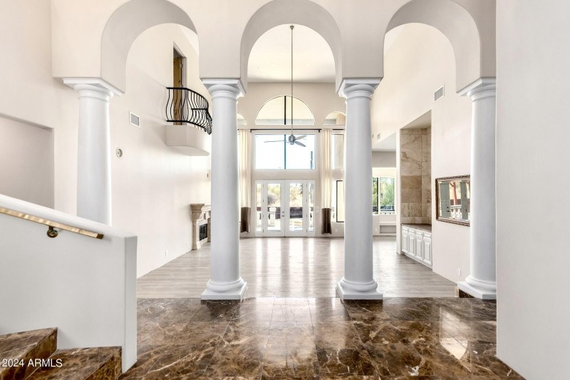 4 Grand Entry