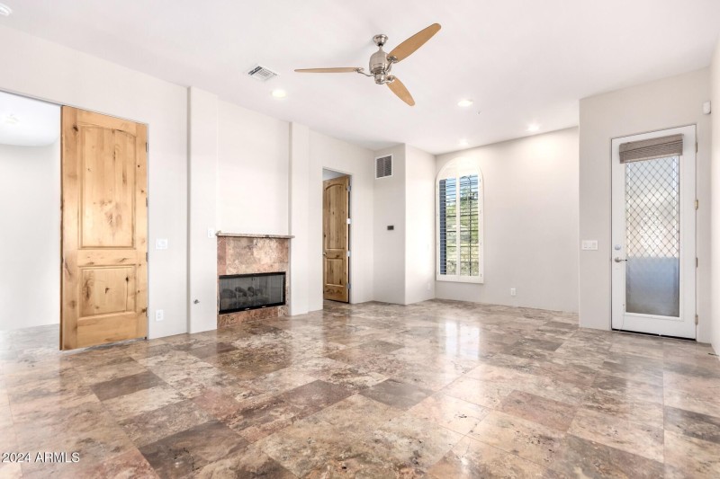 15 Master Bedroom Upstairs