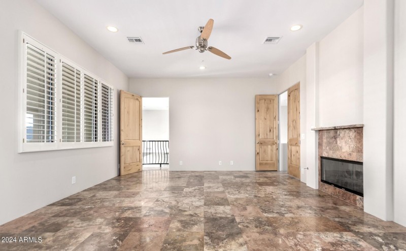 16 Master Bedroom Upstairs