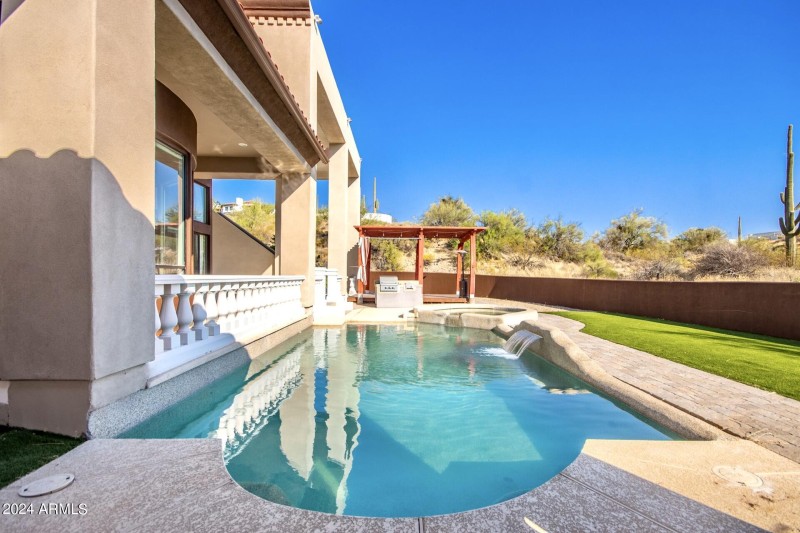37 Pool and Spa
