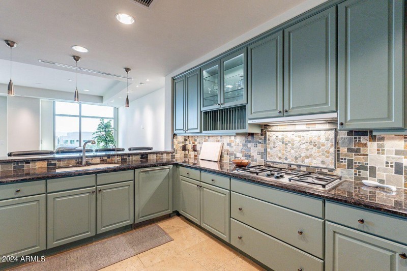#505 KITCHEN