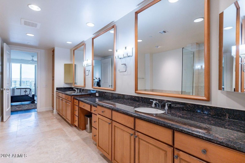 #505 MASTER BATH