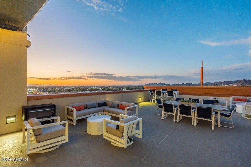NORTH ROOFTOP TERRACE