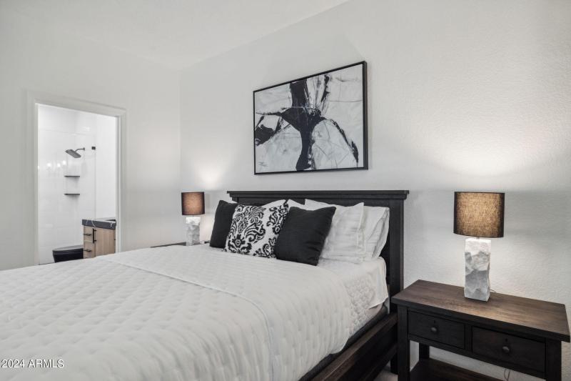 21-web-or-mls-10019-e-mountain-view-rd-1