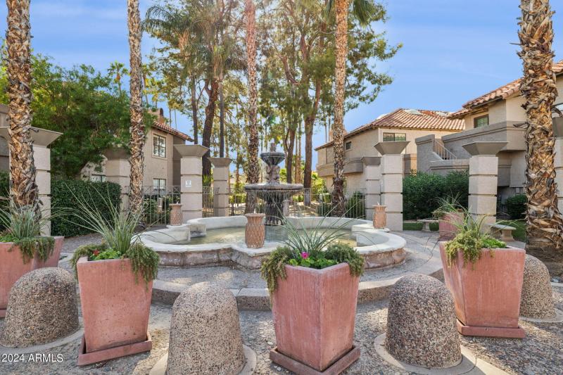 25-web-or-mls-10019-e-mountain-view-rd-1