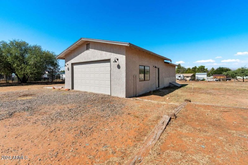 Detached Garage