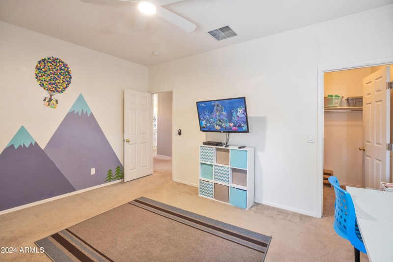 UP BEDROOM 3b