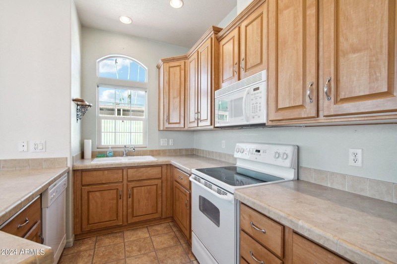 N 51st Ave D212-012