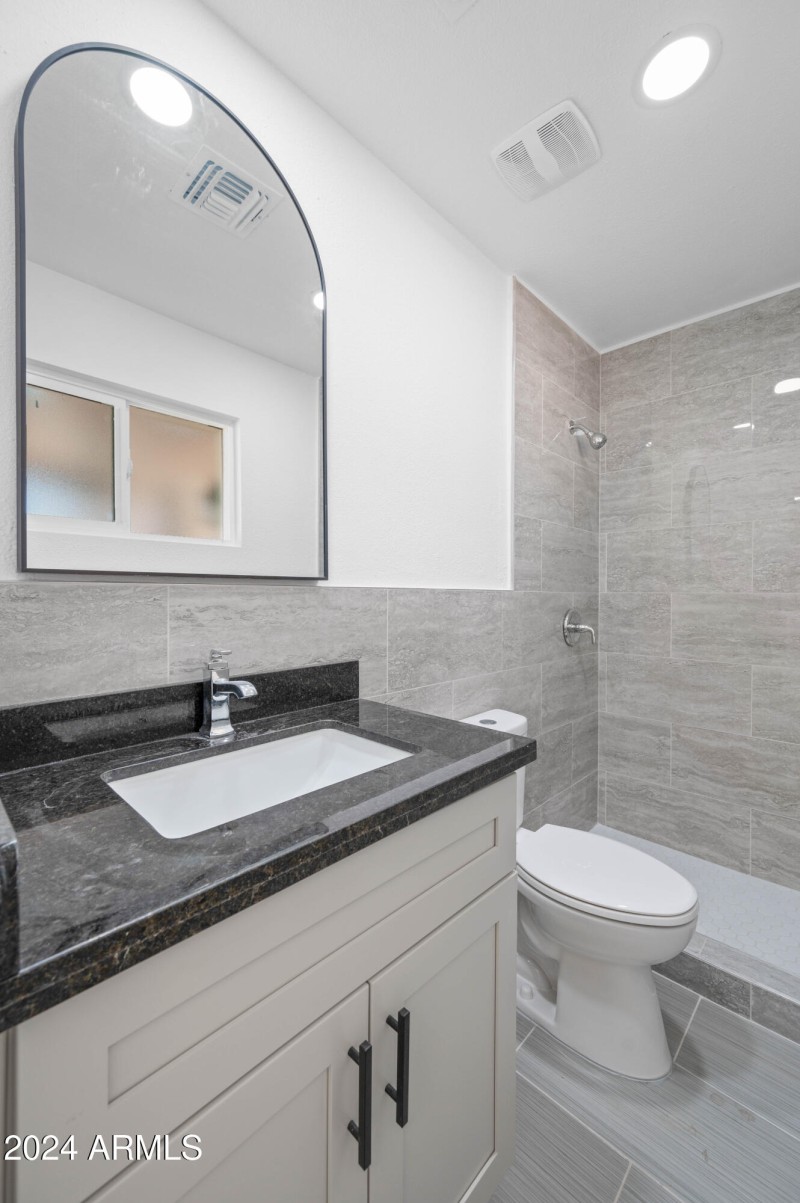 632 N 72nd Place Scottsdale, AZ 85257-12
