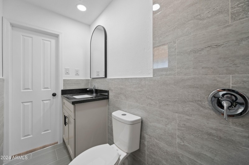 632 N 72nd Place Scottsdale, AZ 85257-13