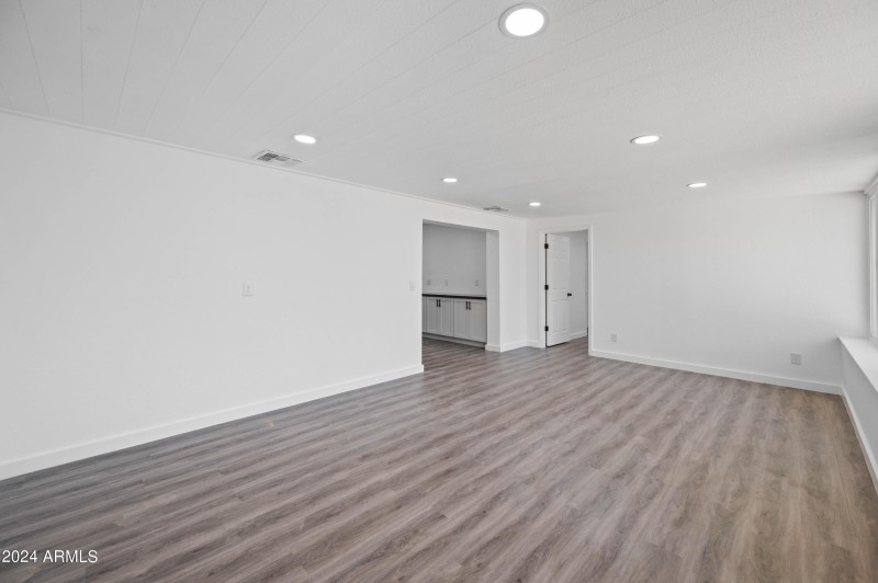 632 N 72nd Place Scottsdale, AZ 85257-19